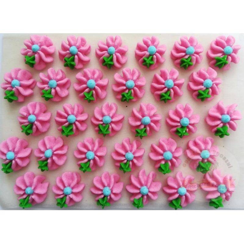 Cukrové květy růžové na platíčku 30ks Fagos